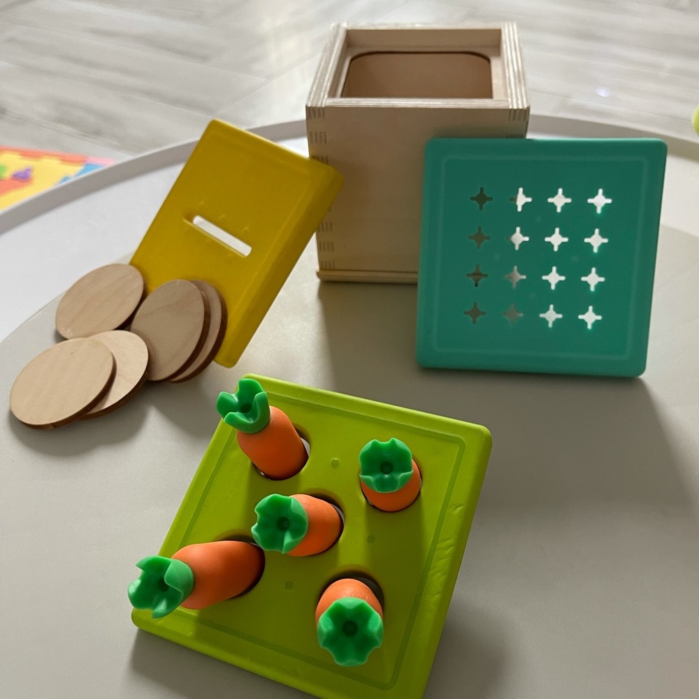 Lovevery coin, carrot and qtip box